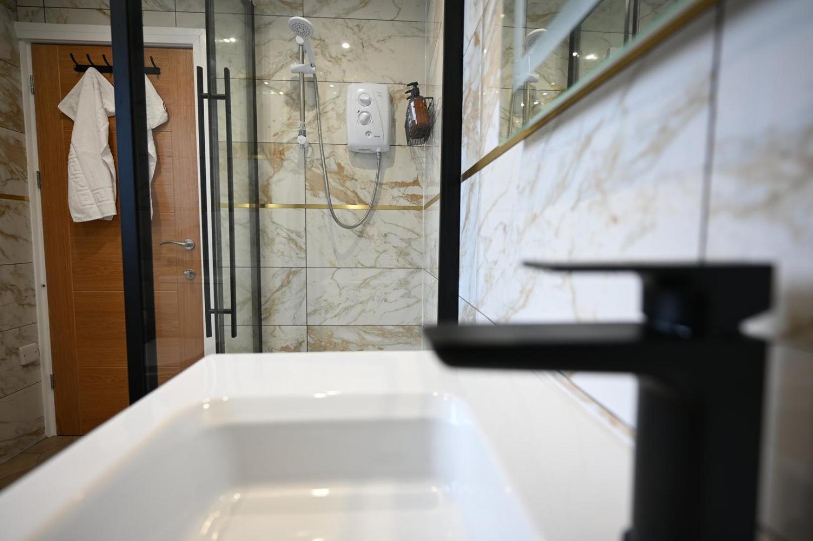 Luxury Two Bed Apartment - Cardiff City Centre Εξωτερικό φωτογραφία